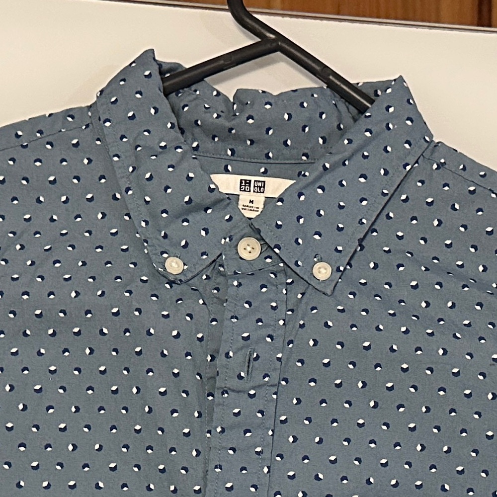 Uniqlo short sleeve shirt